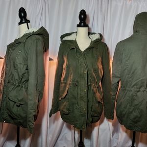 Olive Drab parka / anorak w/ fur hood